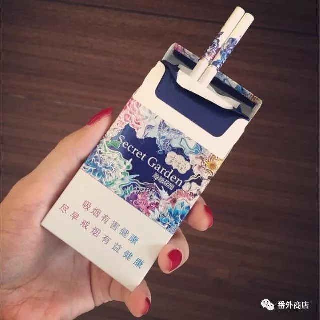 如同程序猿都背德国瑞士巨盾包,rap歌手都戴大金链子一样,婚